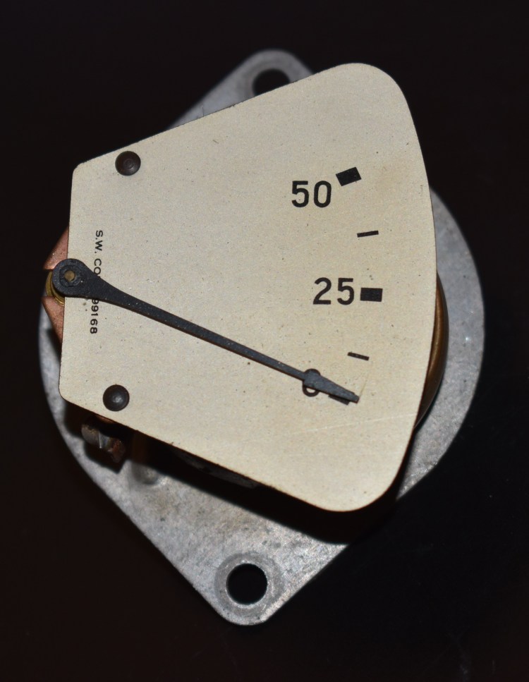 Bantam Oil Pressure Gauge 1